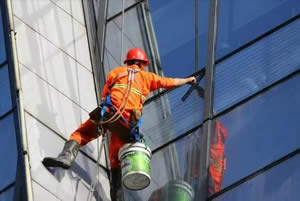 长沙蜘蛛人幕墙清洗